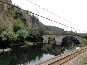 Puente sobre el río Nalón